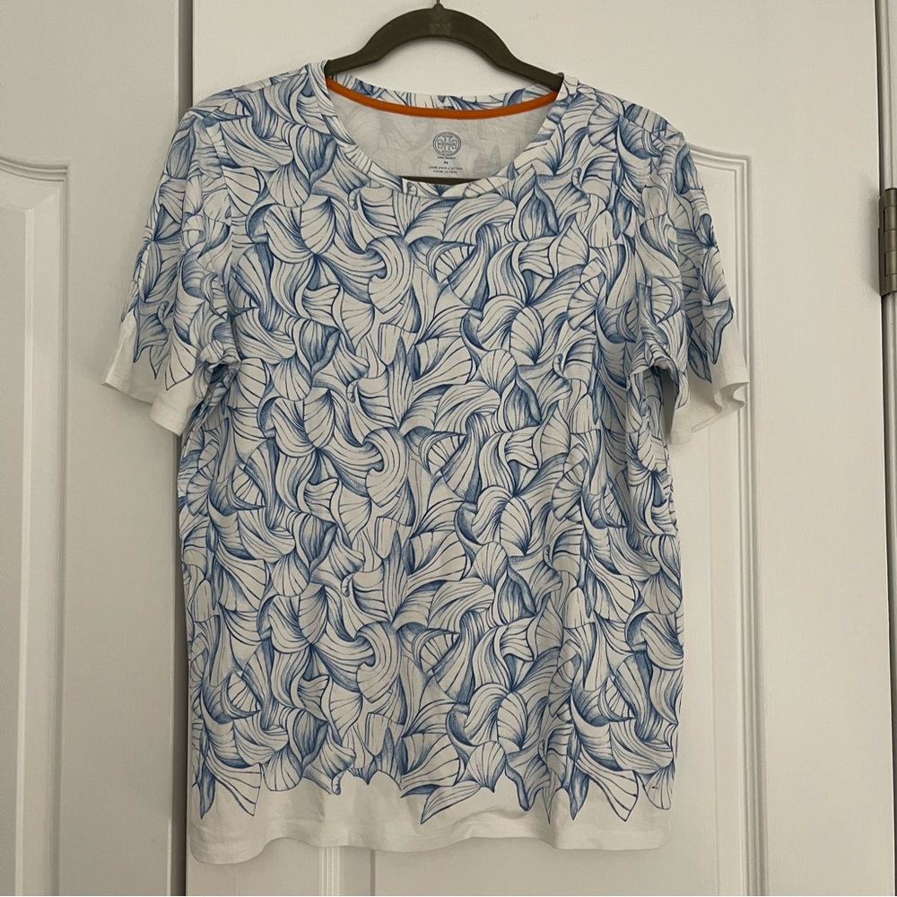 Tory Burch Blue Leaf Print Tee Size M Lightweight Summer Top Coastal Chic - Picture 3 of 7